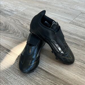 ADIDAS F50 CLUB VELCRO FXG JUNIOR FLEXIBLE GROUND SOCCER CLEAT